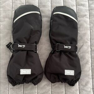 MCTI Black Winter Children’s Mittens